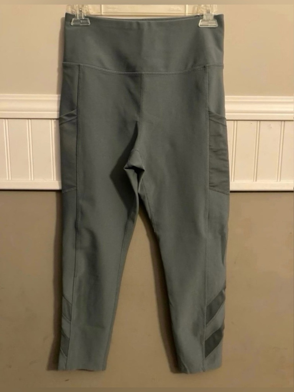 Mondetta High Waisted Active Capri Leggings Size Small (4-6) NWOT